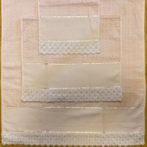 Decorated Towel set. Wash, hand and bath towels.